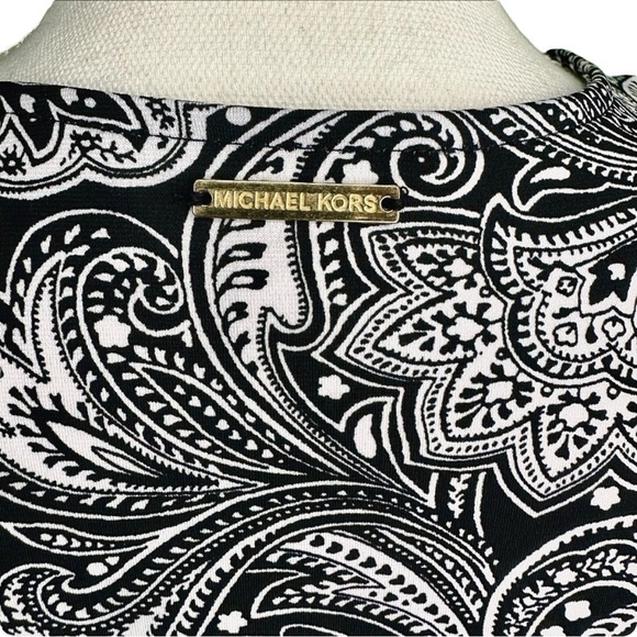 MICHAEL Michael Kors Black & White Paisley Print Faux Wrap Top W/ Buckle Detail - Picture 8 of 11